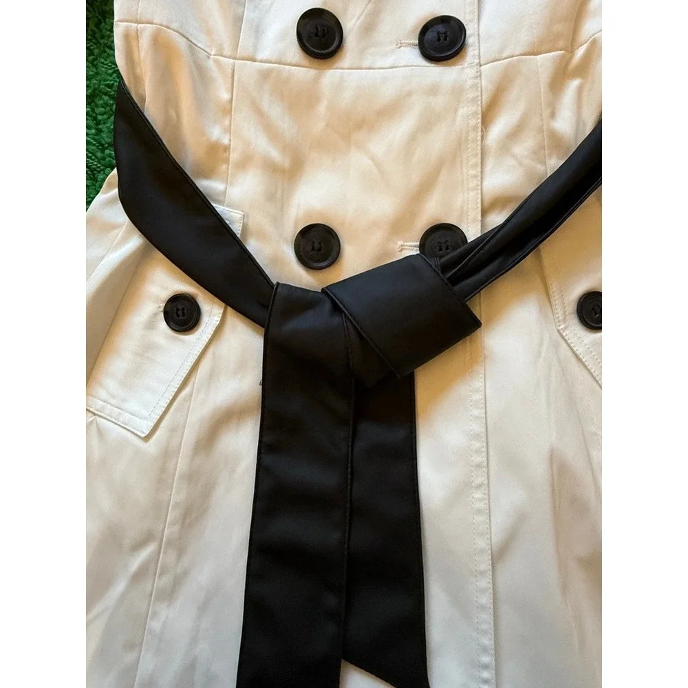 Windsor Trench Coat Womens Size S White Excellent Lace Up Back Double Breasted